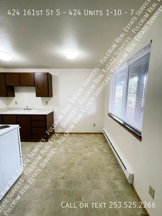 Building Photo - 424 161st St S