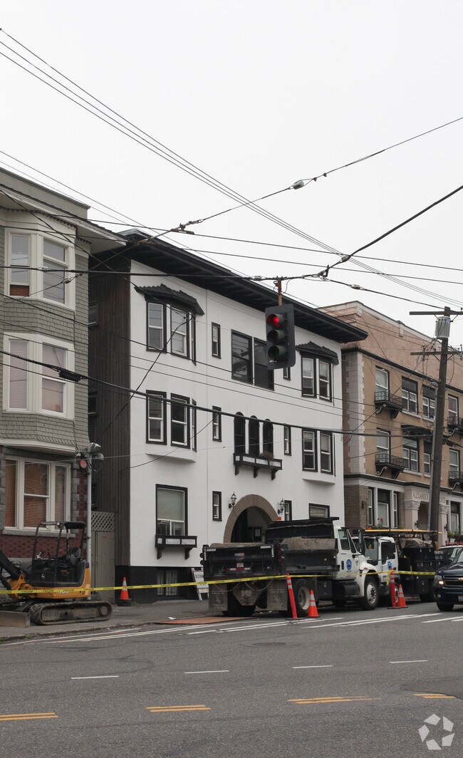 Primary Photo - BelFiore Apartments