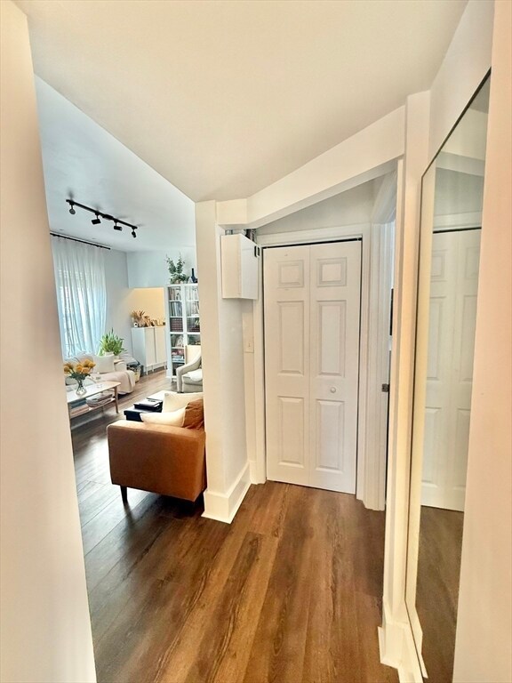 Building Photo - 13 Schuyler St