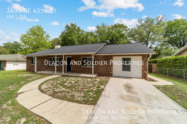 Primary Photo - 3405 NE 45th St