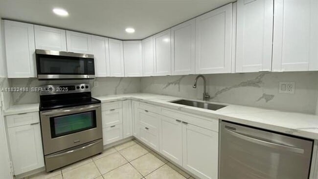 Building Photo - 2333 Brickell Ave