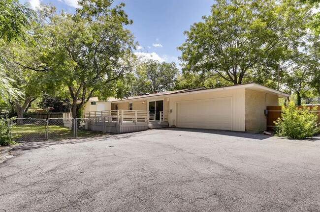 Building Photo - 446 Pike Rd