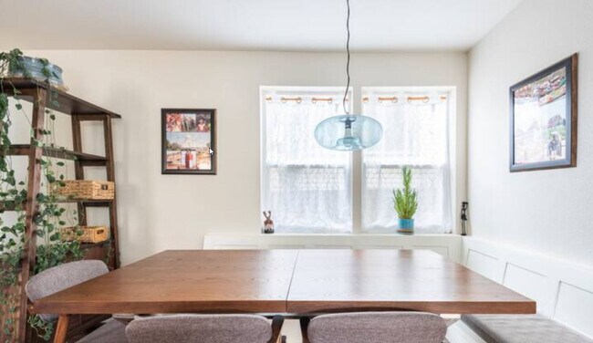 Dinning area - 3804 NE 8th Ave