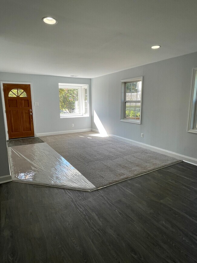 Building Photo - 3128 Headrow Cir