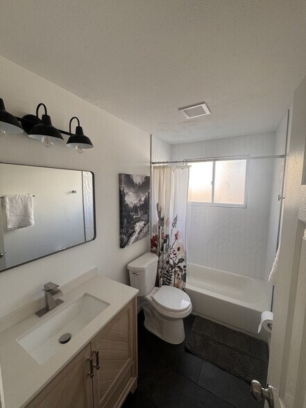 Building Photo - 5765 Heritage-SI ID1472906P