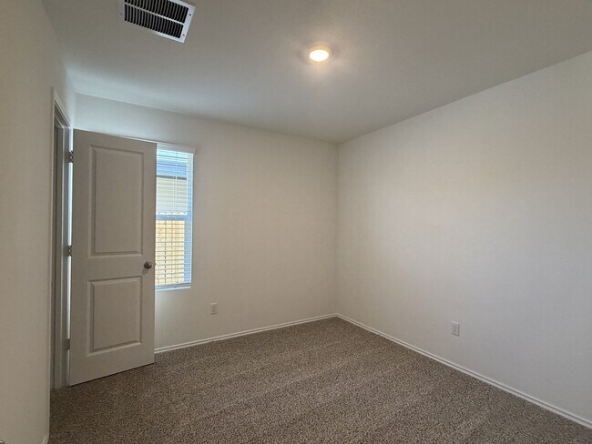 Building Photo - 312 Nizao Ln
