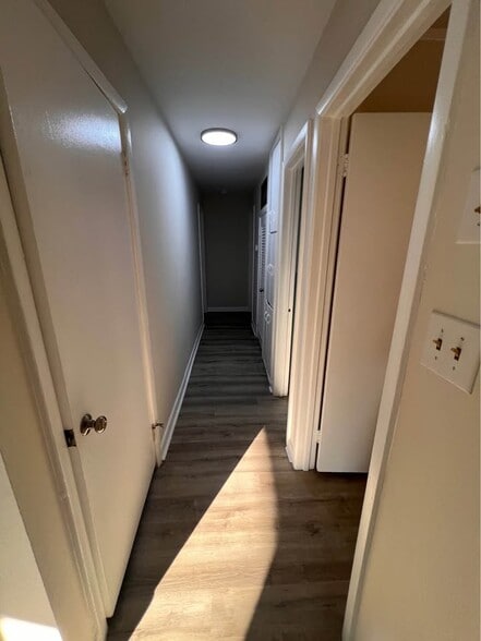Hallway - 631 Sanders St