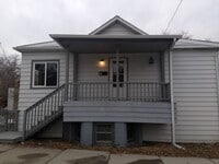 Building Photo - Pet friendly Four Bedroom Home