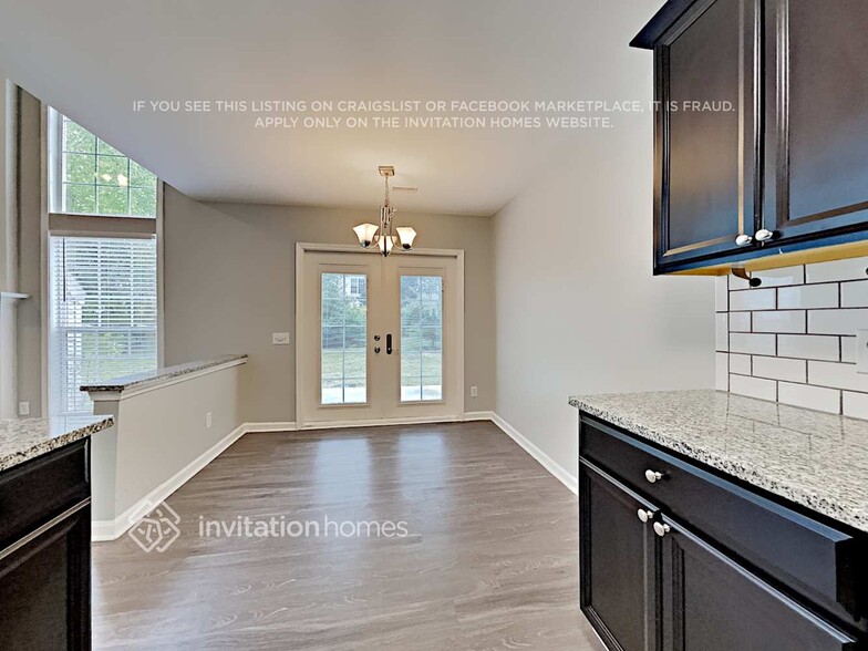 Building Photo - 5211 Bentgrass Run Dr