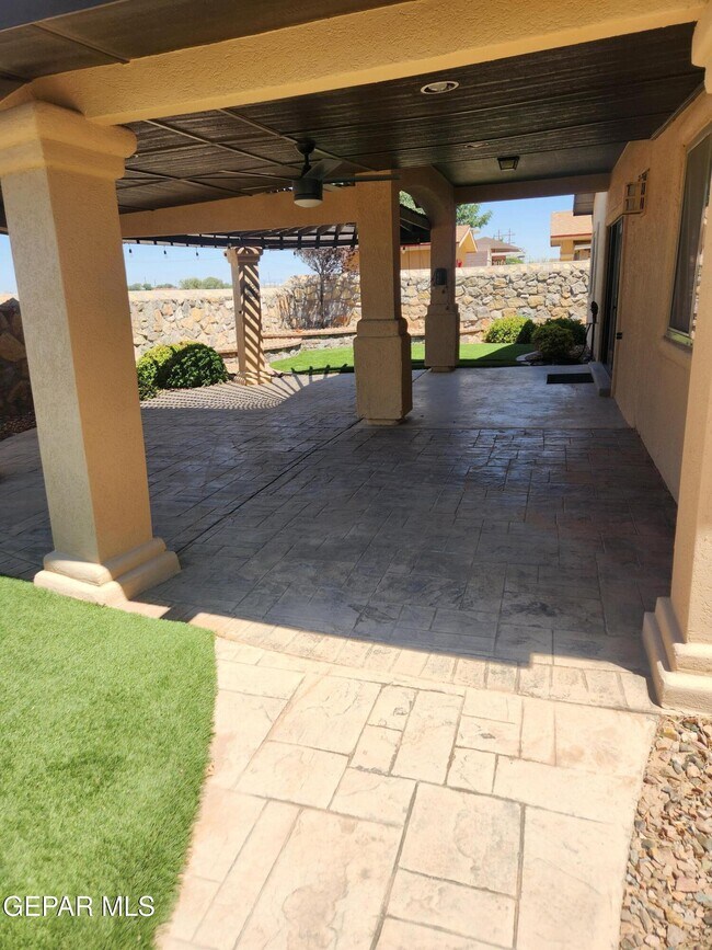 Building Photo - 4001 Tuscany Hills Pl