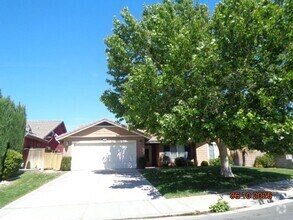 Building Photo - Lovely Rosamond Single Story