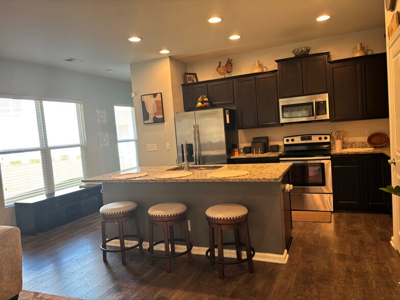 Building Photo - 173 Olde Towne Way