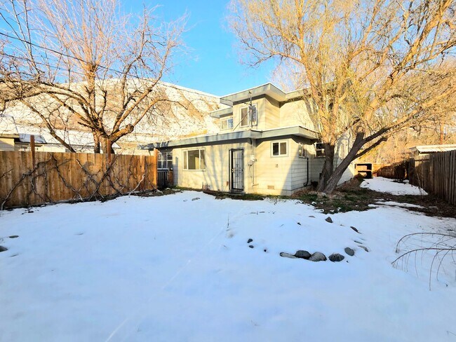 Building Photo - 4-Bedroom + Den, 2-Bath House for Rent in Cashmere ON THE RIVER!!