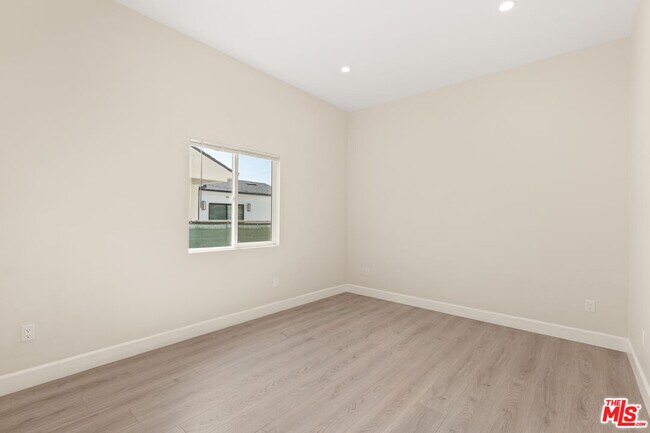 Building Photo - 6255 Gentry Ave