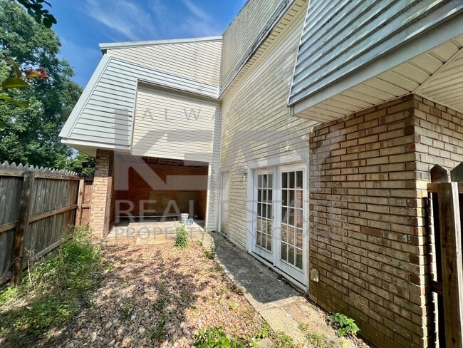 Building Photo - COMING SOON! 3 Bedroom Home in Fox Run!