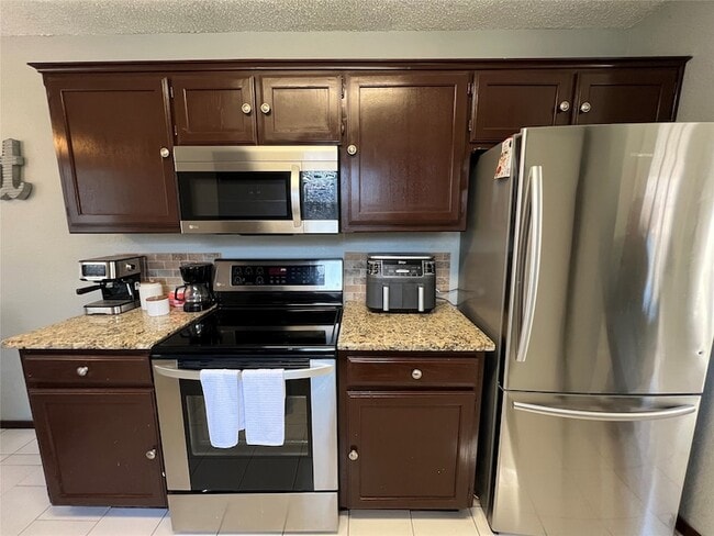 Building Photo - 6736 Black Wing Dr