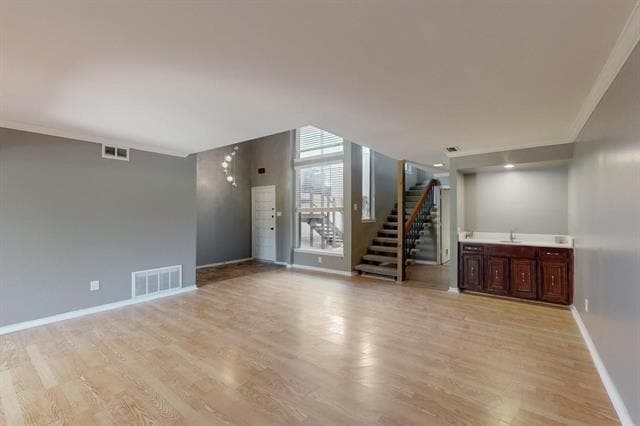 Building Photo - 3103 Lakeside Dr