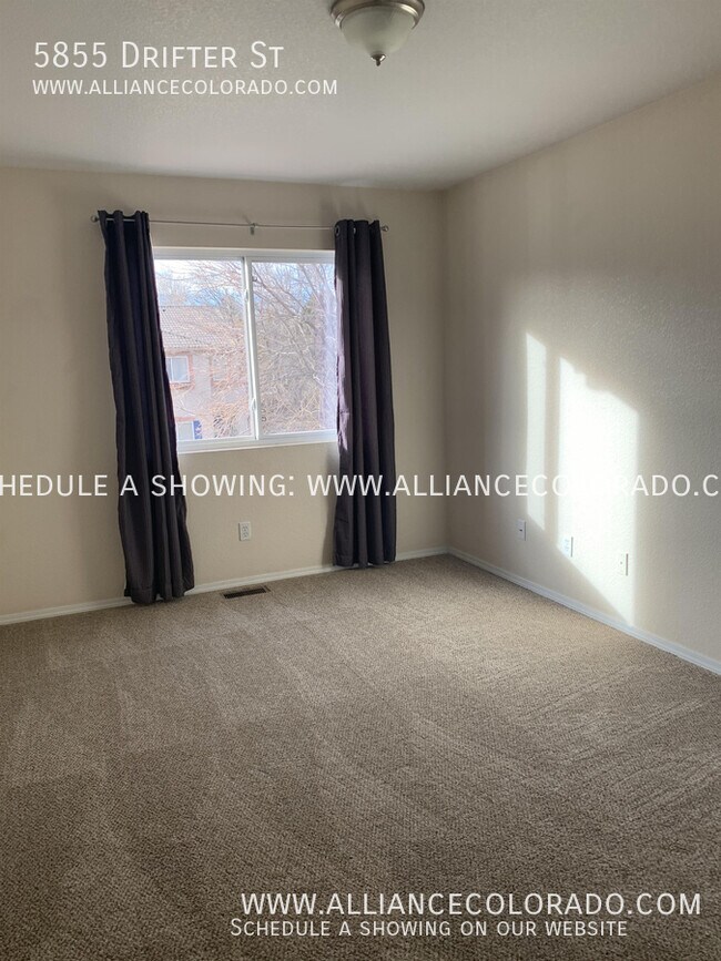 Building Photo - 5855 Drifter St