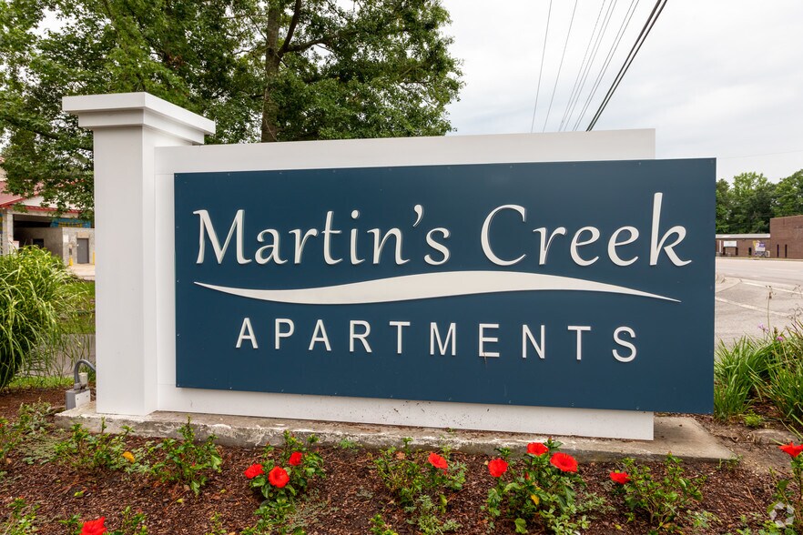 Martins Creek 700 Martins Creek Blvd Summerville SC 29485 Apartment