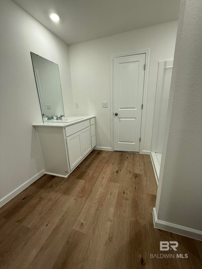 Building Photo - 16223 Eden St