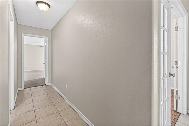 Building Photo - 6325 Oso Pkwy