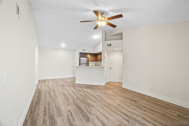 Building Photo - 12730 Vista Isles Dr