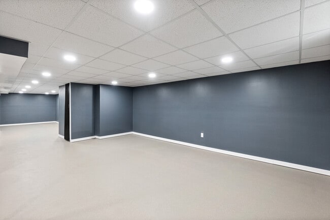 Building Photo - 815 Bronk Rd