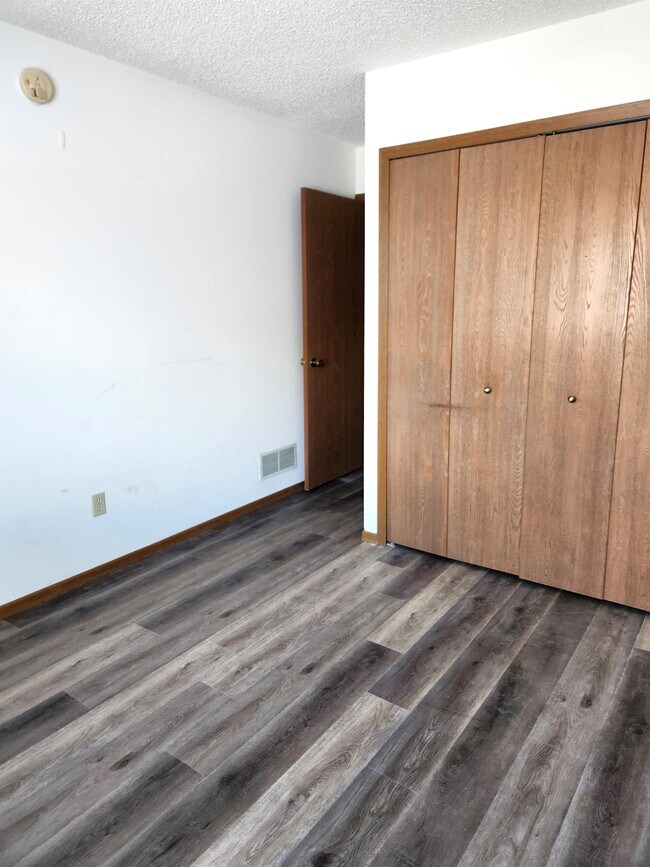 Building Photo - 5655 Brandlwood Ct