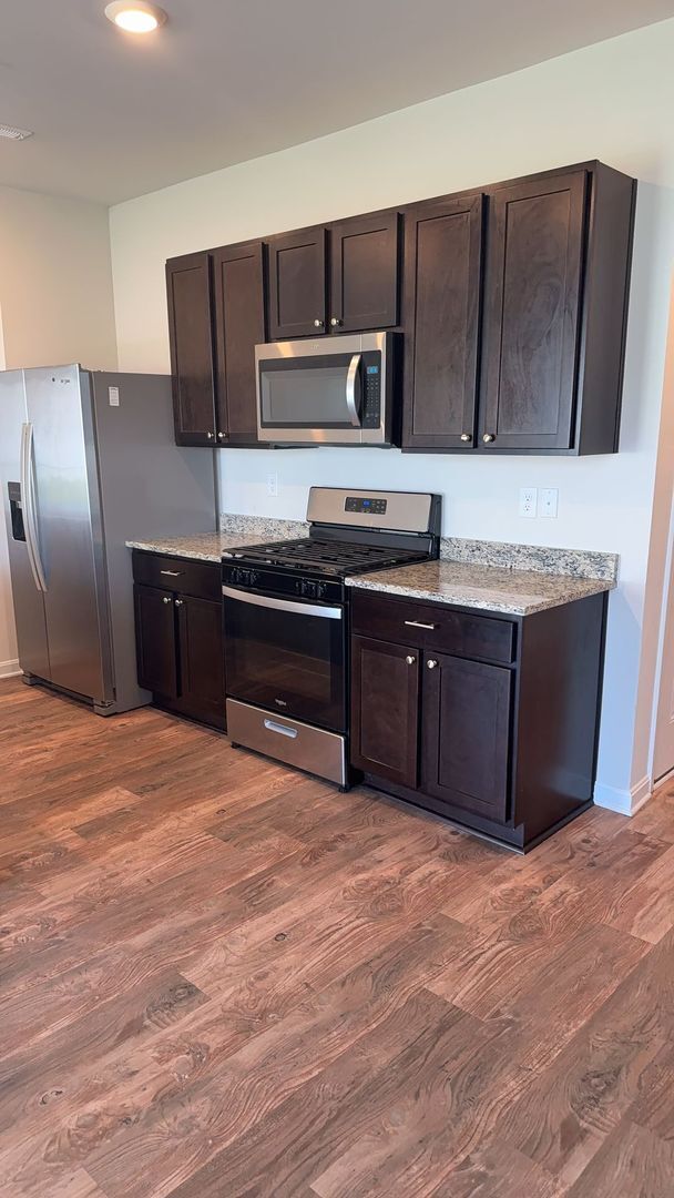 Building Photo - Townhome in Locust Run Community