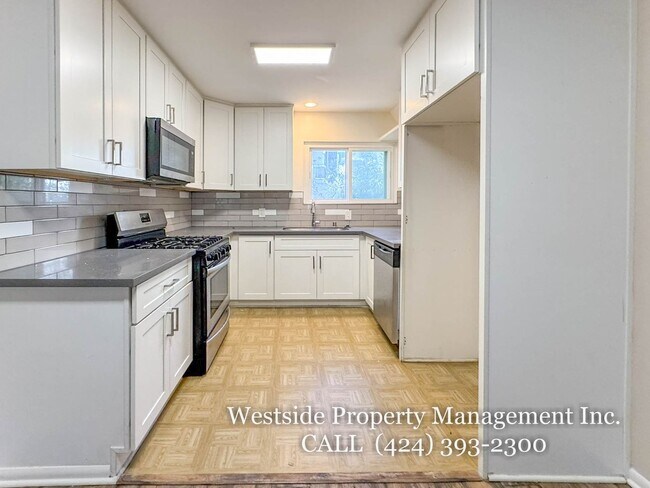 Building Photo - 425 E Tamarack Ave