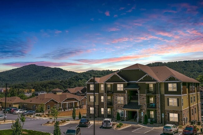 Building Photo - Mountain View