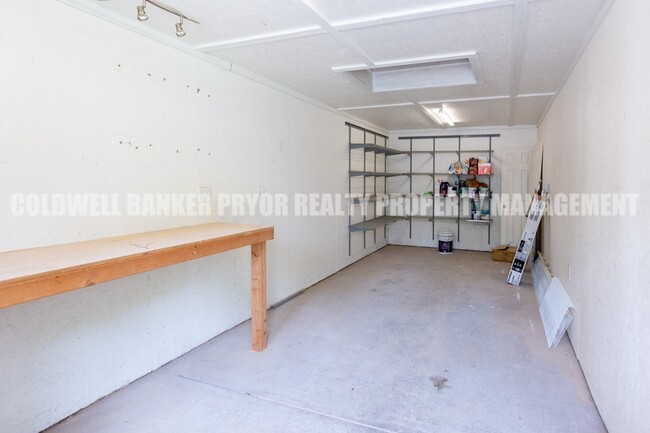 Building Photo - 1601 Bush Rd