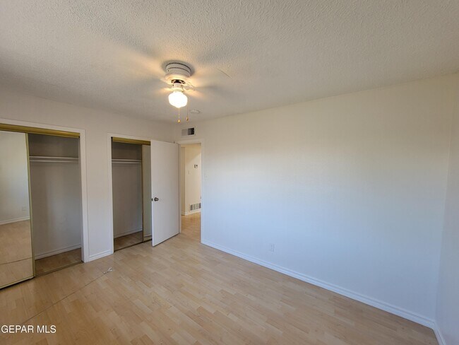 Building Photo - 6836 Orizaba Ave