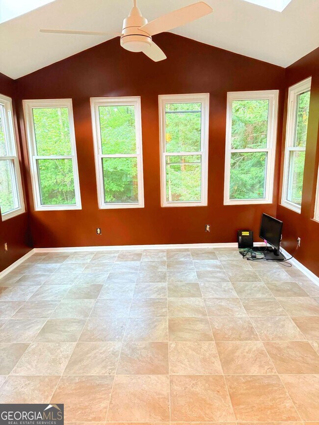 Building Photo - 3450 Ellenwood Ct NE