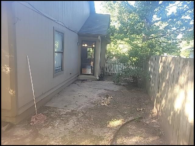 Building Photo - 1702 Calgary Trail