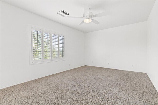 Building Photo - 3 Bd with Entertainer's Kitchen and Open C...