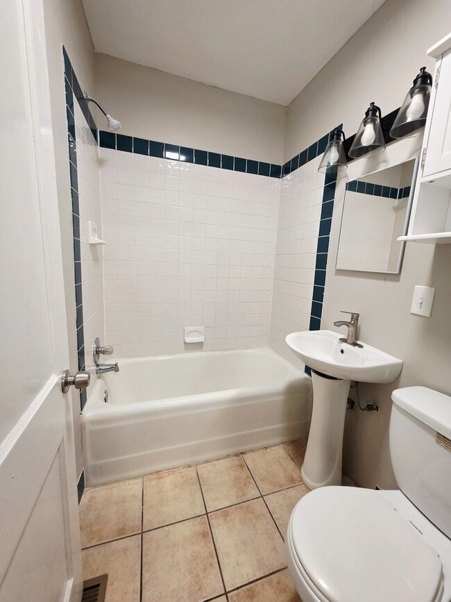 Building Photo - 205 E North St