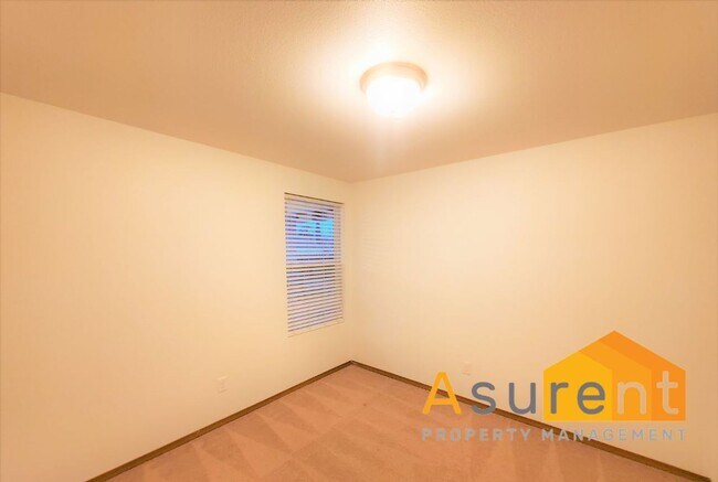 Building Photo - Great 3 Bed 2 Bath Medford Home Available Soon!