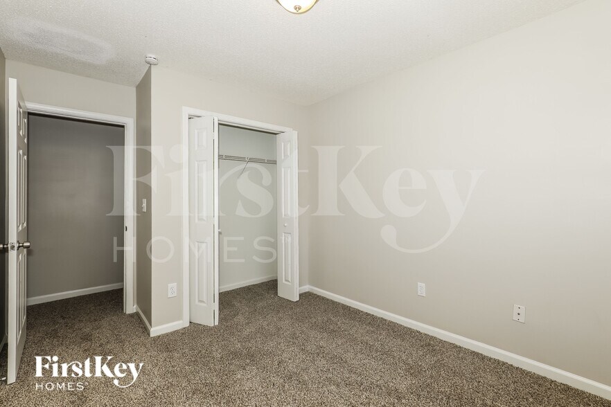 Building Photo - 2411 Brianna Dr