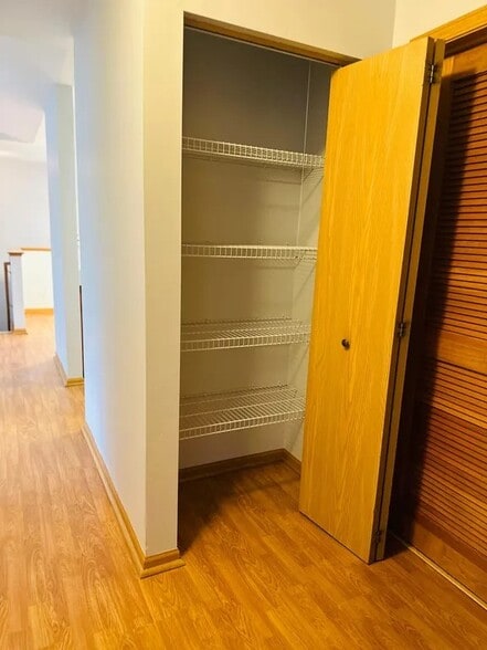 Linen Closet - 6363 Commonwealth Dr