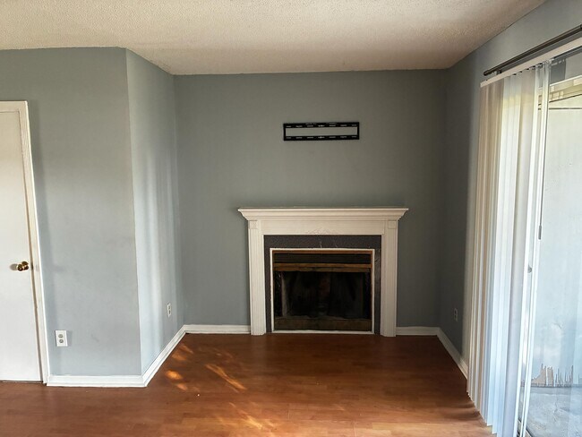 Building Photo - 111 E 1st St