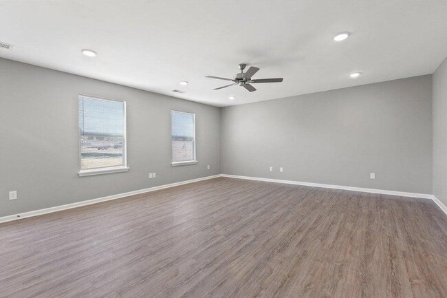 Building Photo - 123 Landry Ln