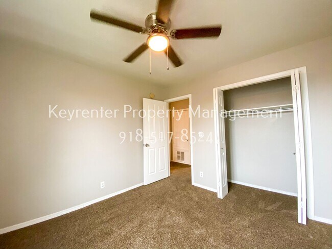 Building Photo - 3 Bed | 1.5 Bath in Central Tulsa!