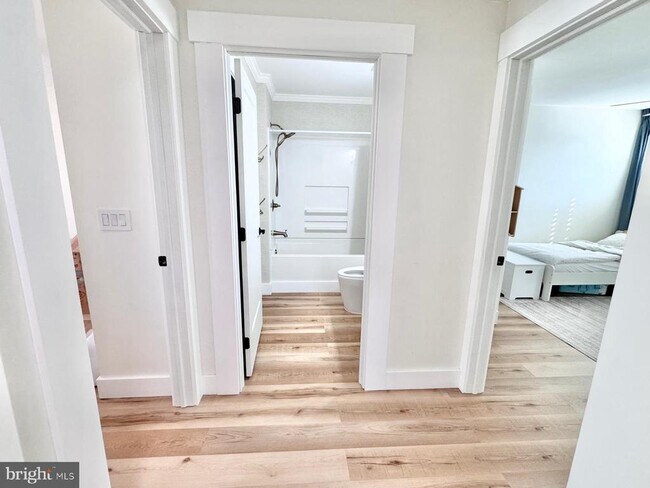 Building Photo - 15 River Oak Dr