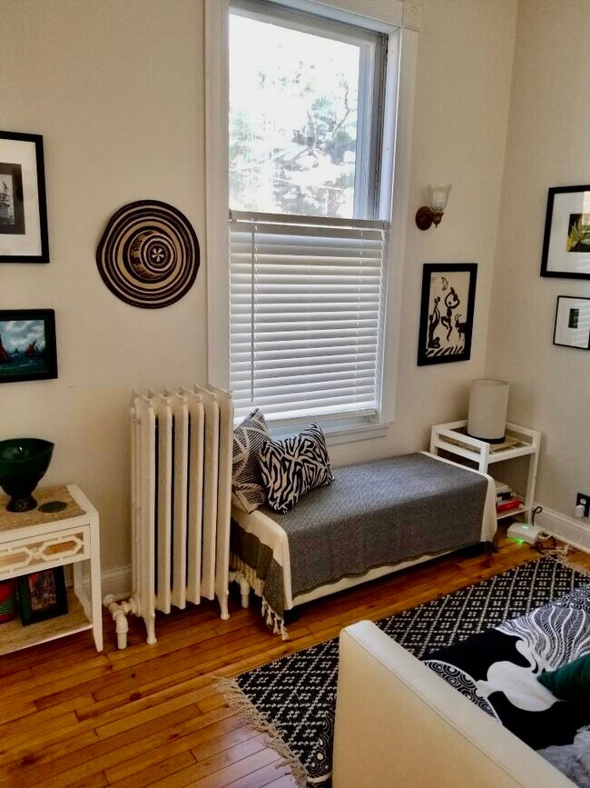 Unit 1 BDRM 2 - 3208 Logan Ave N