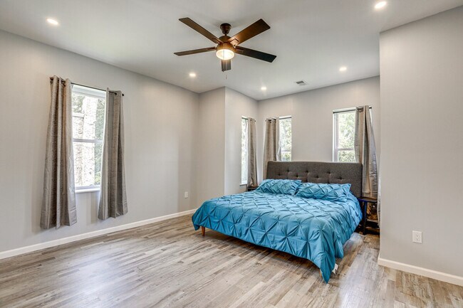 Building Photo - 5321 Wakefield St