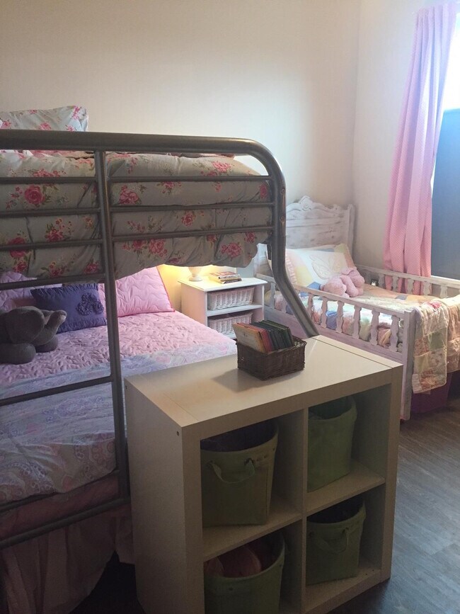 Building Photo - 959 McClanahan Ln