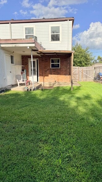 Building Photo - 2504 Neyrey Dr