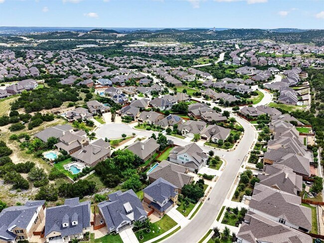 Building Photo - 6312 Empresa Dr