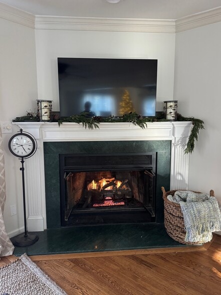 Livingroom Fireplace - 3912 Faculty Dr